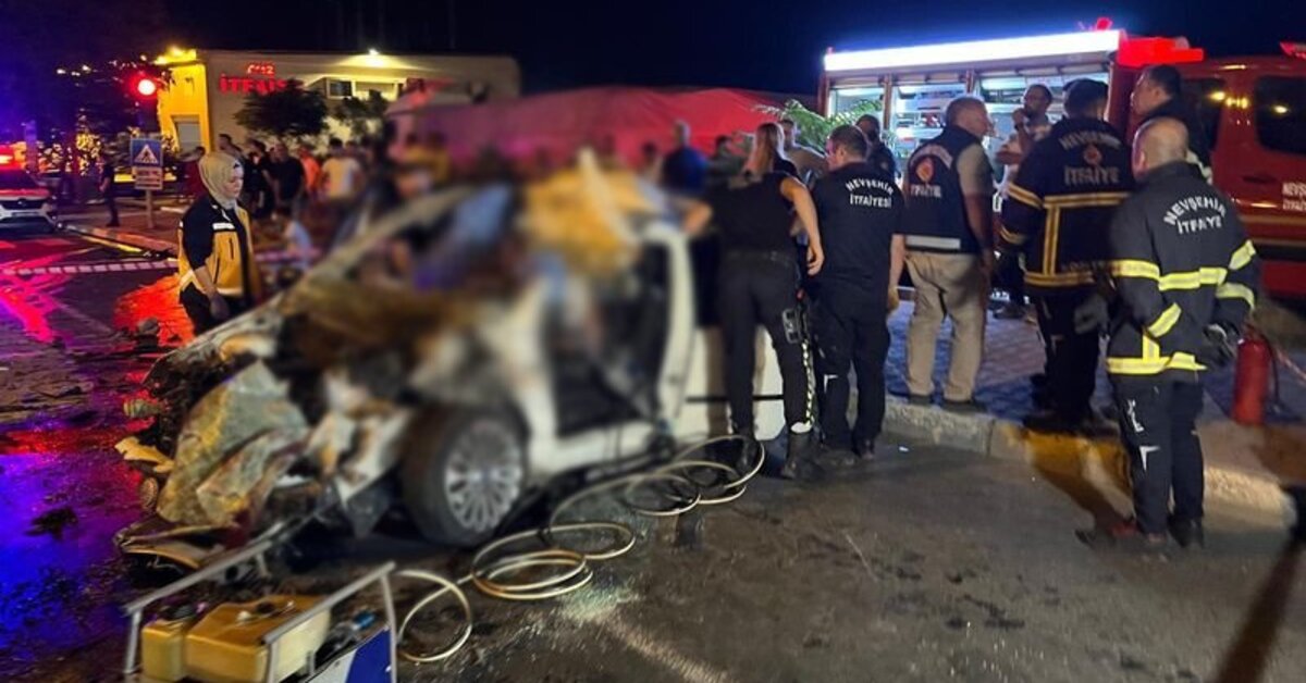 Otomobil TIR’a arkadan çarptı: 2 kardeş öldü, 3 kişi yaralandı