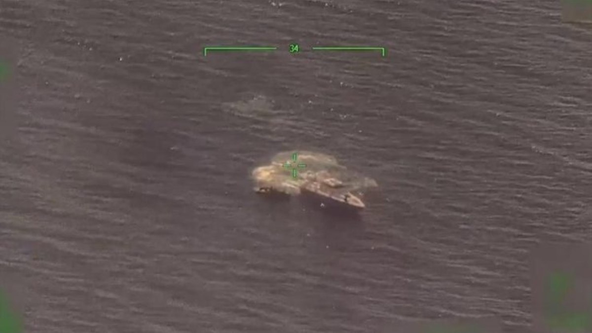 MSB: Yunanistan düzensiz göçmenleri denize bıraktı